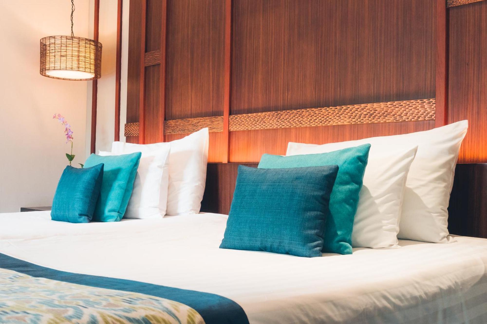 Hotel Ambience Plaza Jmd - Delhi Airport 4*